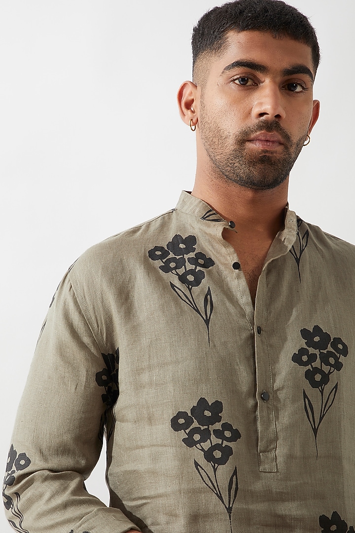 Olive Linen Printed Kurta by Son Of A Noble SNOB Men at Pernia's Pop Up Shop
