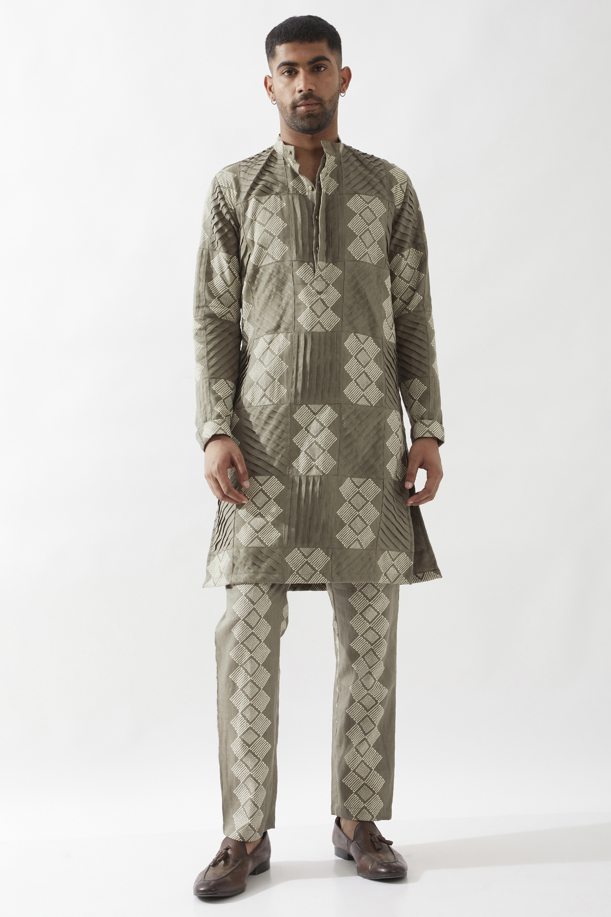 Olive Linen Printed & Pleated Checkered Kurta by Son Of A Noble SNOB Men