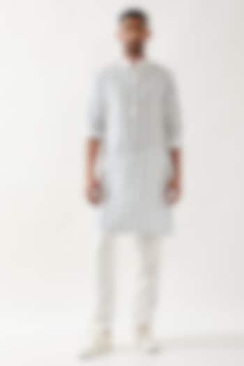 White Linen Printed & Pintuck Textured Kurta by Son Of A Noble SNOB Men at Pernia's Pop Up Shop