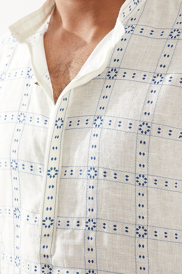 White Linen Printed Kurta by Son Of A Noble SNOB Men at Pernia's Pop Up Shop