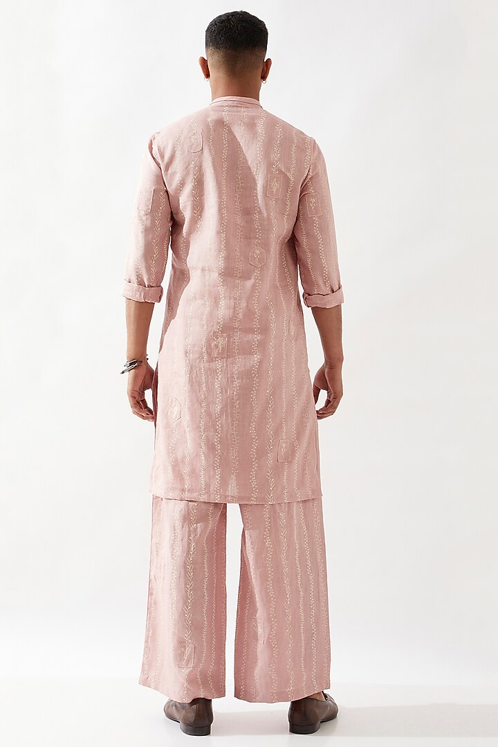 Pink Linen Printed Kurta by Son Of A Noble SNOB Men at Pernia's Pop Up Shop