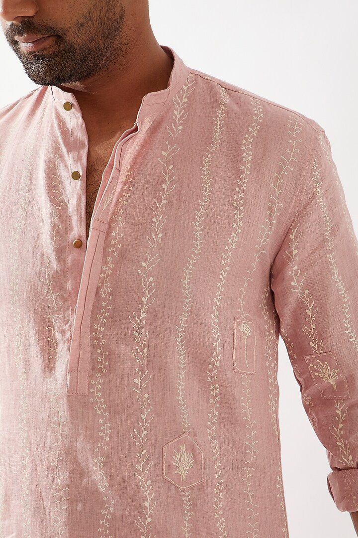 Pink Linen Printed Kurta by Son Of A Noble SNOB Men at Pernia's Pop Up Shop