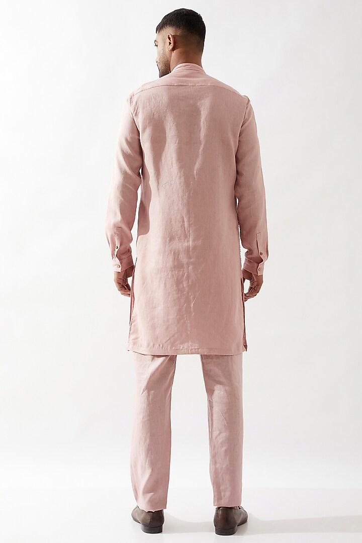 Pink Linen Caterpillar Textured Kurta by Son Of A Noble SNOB Men at Pernia's Pop Up Shop