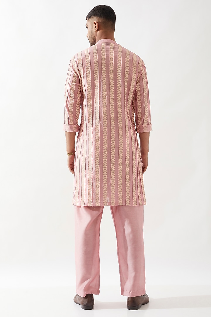 Pink Chanderi Silk Pintuck Kurta Set by Son Of A Noble SNOB Men at Pernia's Pop Up Shop