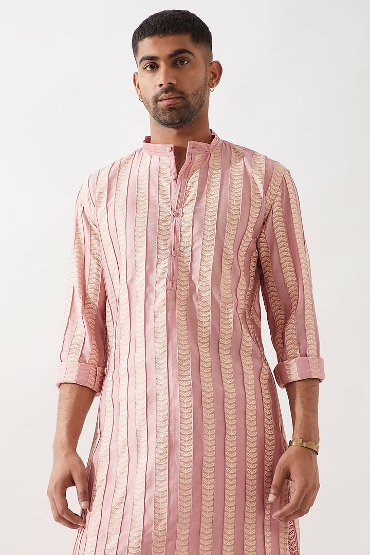 Pink Chanderi Silk Pintuck Kurta Set by Son Of A Noble SNOB Men at Pernia's Pop Up Shop
