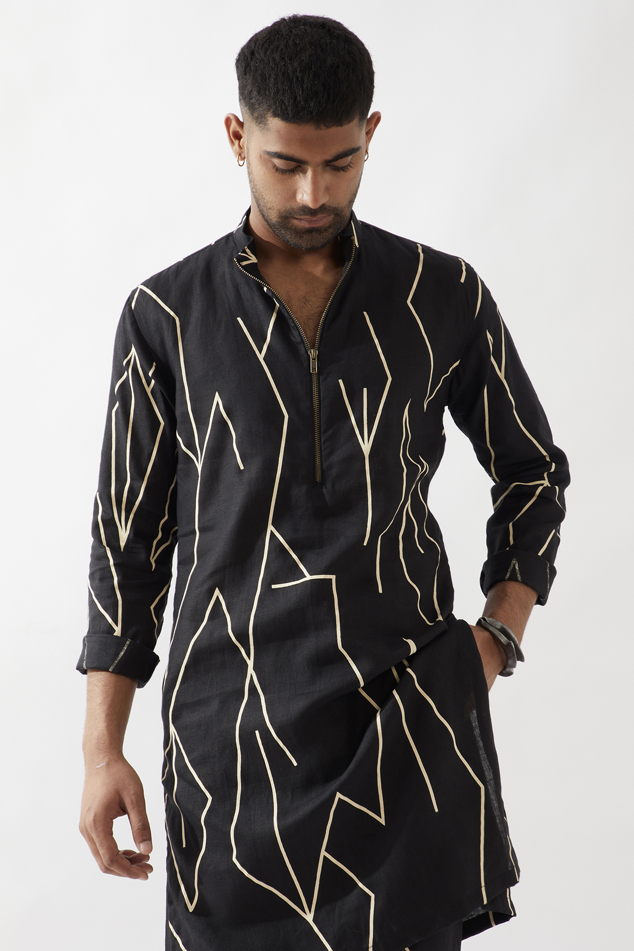 Black Linen Printed Kurta by Son Of A Noble SNOB Men