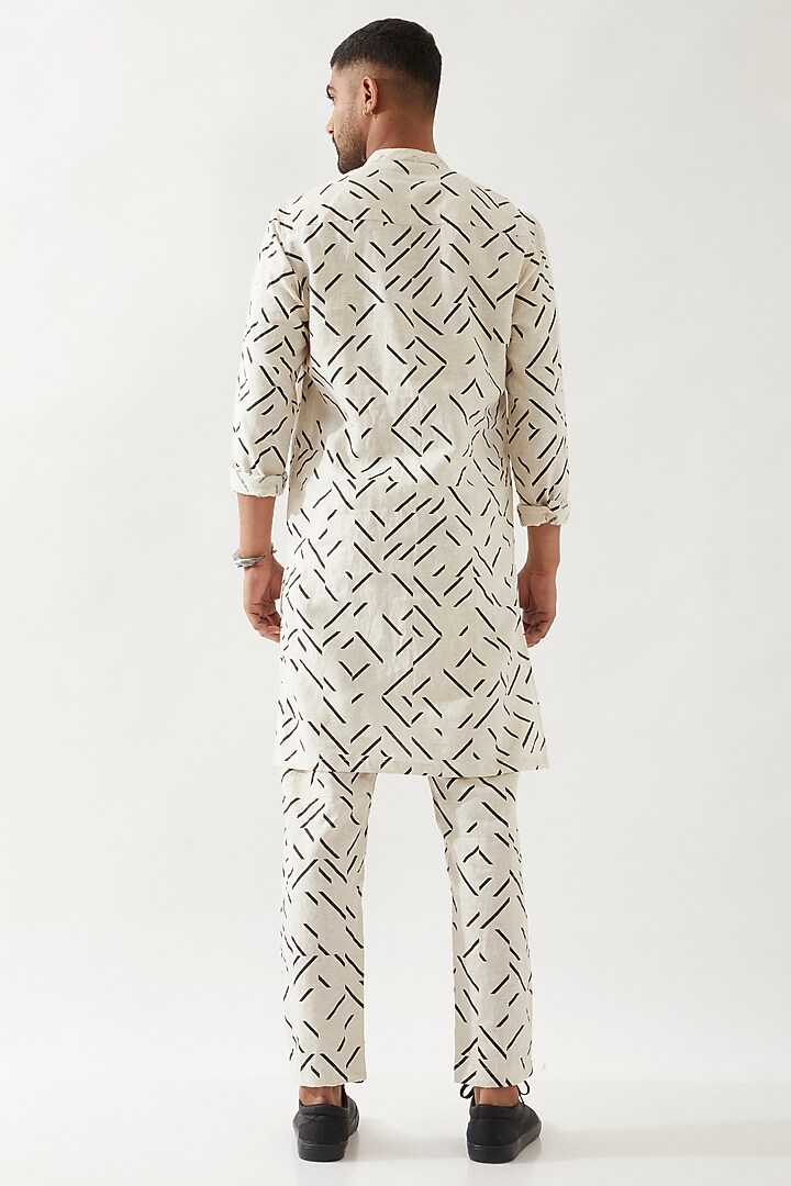 Ivory Linen Printed Kurta by Son Of A Noble SNOB Men at Pernia's Pop Up Shop