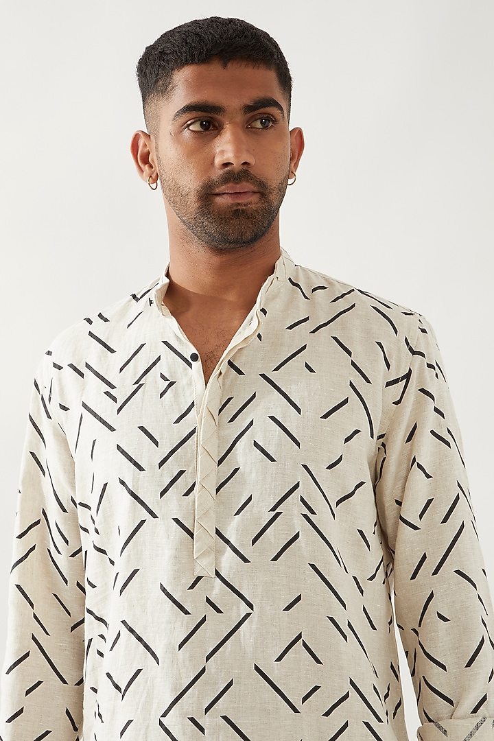 Ivory Linen Printed Kurta by Son Of A Noble SNOB Men at Pernia's Pop Up Shop