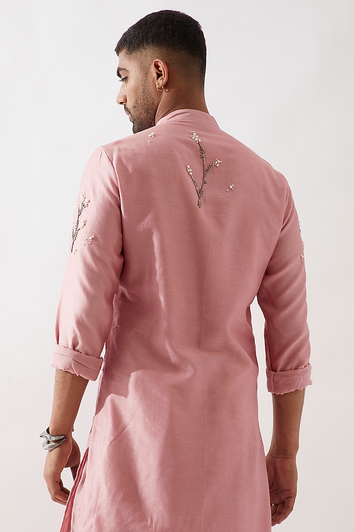 Pink Chanderi Silk Hand Embroidered Kurta Set by Son Of A Noble SNOB Men at Pernia's Pop Up Shop