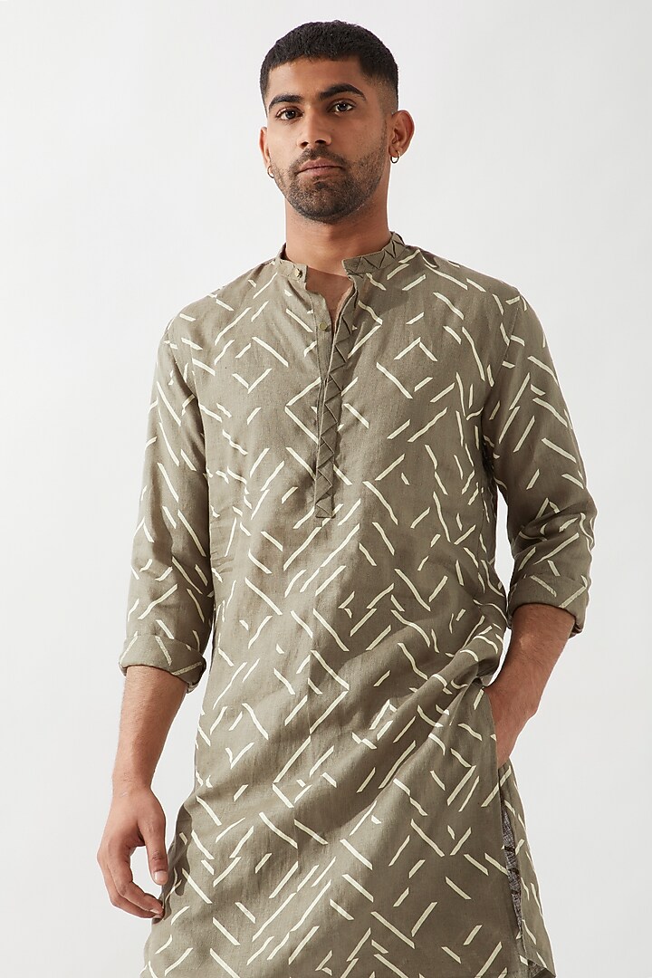 Olive Linen Printed Kurta by Son Of A Noble SNOB Men at Pernia's Pop Up Shop