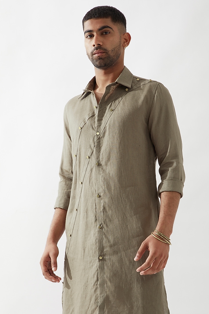 Olive Linen Kurta by Son Of A Noble SNOB Men at Pernia's Pop Up Shop