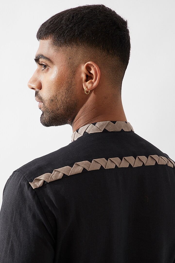 Black Linen Caterpillar Textured Kurta by Son Of A Noble SNOB Men at Pernia's Pop Up Shop