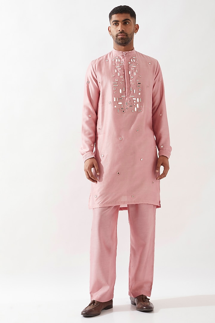 Pink Chanderi Silk Mirror Work Kurta Set by Son Of A Noble SNOB Men at Pernia's Pop Up Shop