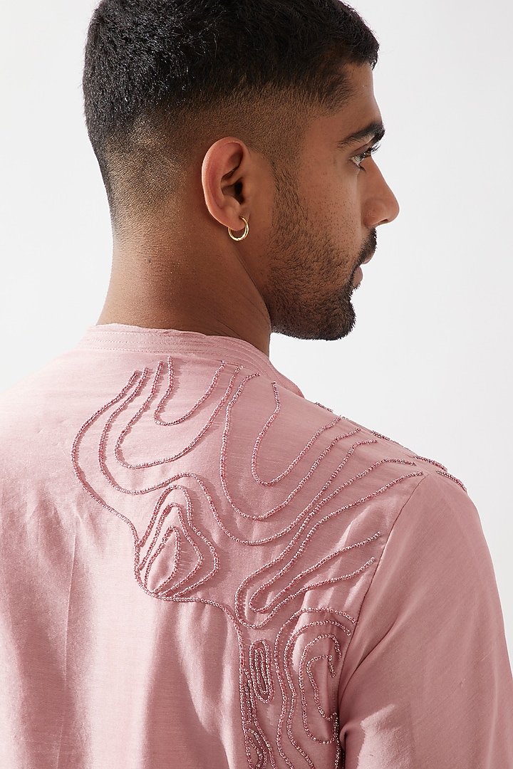 Pink Chanderi Silk Beadwork Kurta Set by Son Of A Noble SNOB Men at Pernia's Pop Up Shop