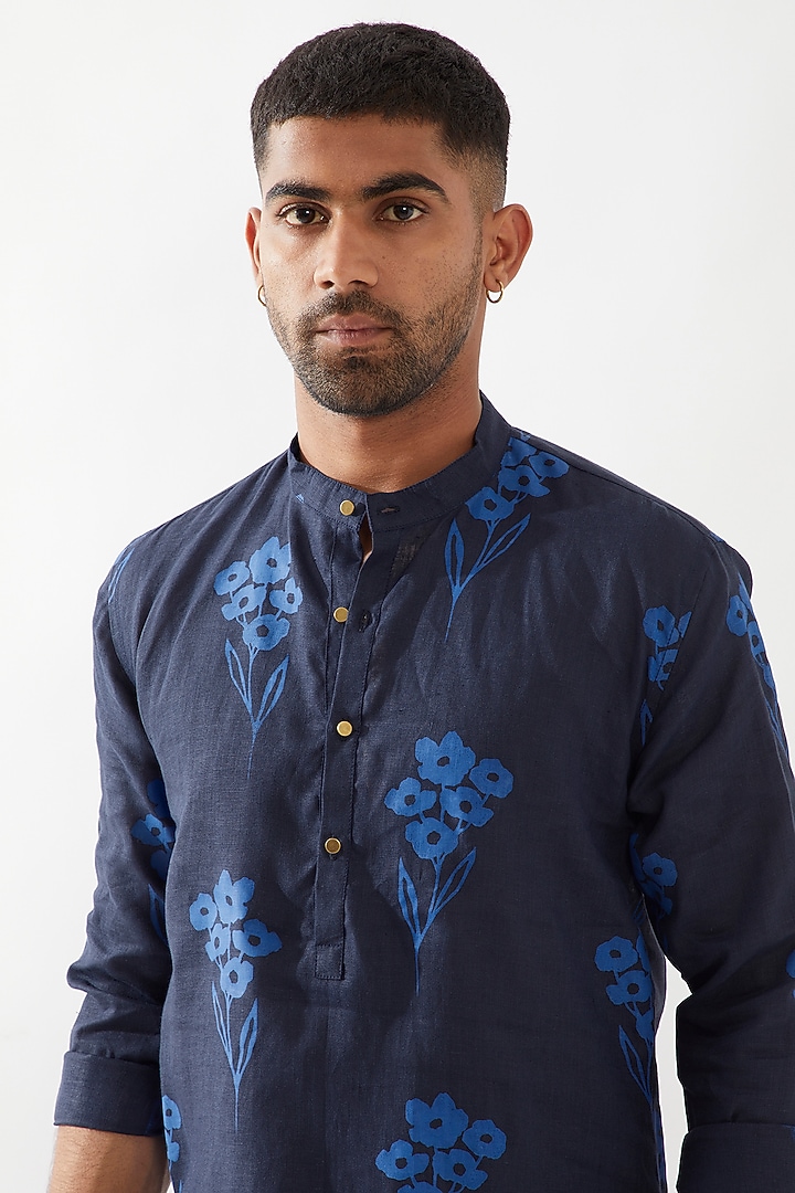 Navy Linen Printed Kurta Set by Son Of A Noble SNOB Men at Pernia's Pop Up Shop