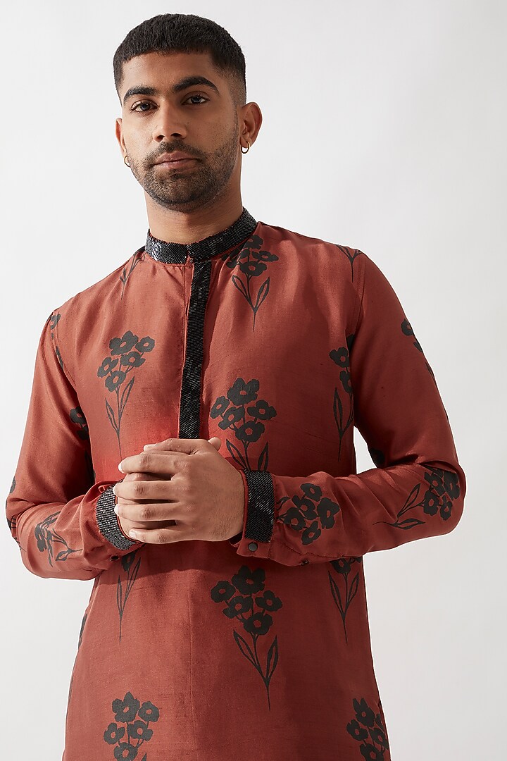 Maroon Dupion Silk Printed & Hand Embroidered Kurta Set by Son Of A Noble SNOB Men at Pernia's Pop Up Shop