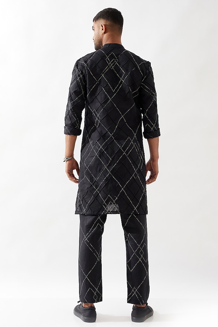 Black Linen Printed Kurta Set by Son Of A Noble SNOB Men at Pernia's Pop Up Shop