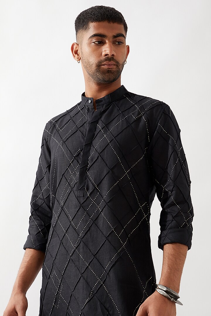 Black Linen Printed Kurta Set by Son Of A Noble SNOB Men at Pernia's Pop Up Shop