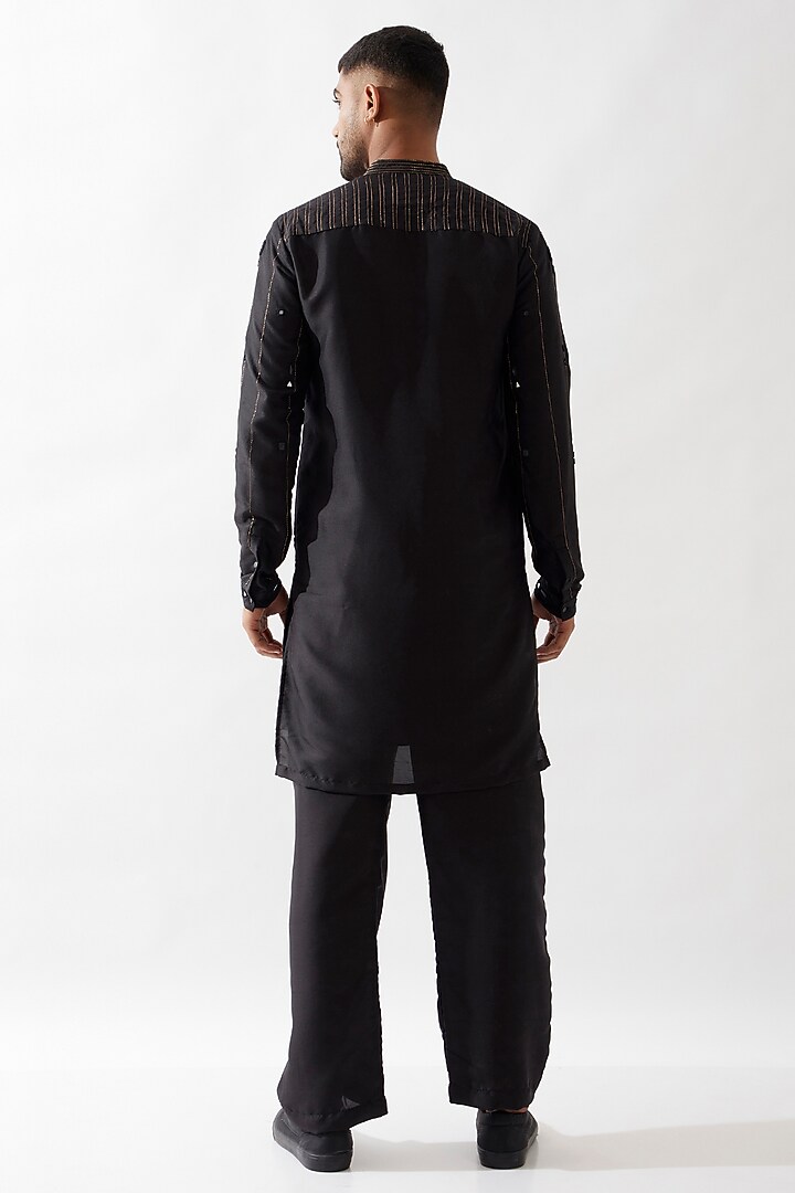 Black Dupion Silk Hand Embroidered Kurta Set by Son Of A Noble SNOB Men at Pernia's Pop Up Shop