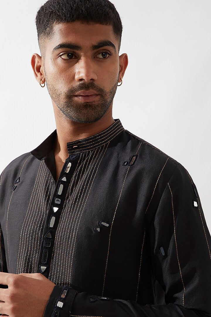 Black Dupion Silk Hand Embroidered Kurta Set by Son Of A Noble SNOB Men at Pernia's Pop Up Shop
