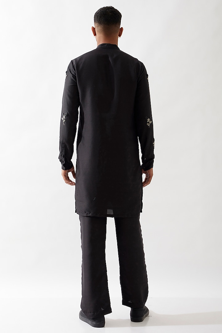 Black Dupion Silk Hand Embroidered Kurta Set by Son Of A Noble SNOB Men at Pernia's Pop Up Shop