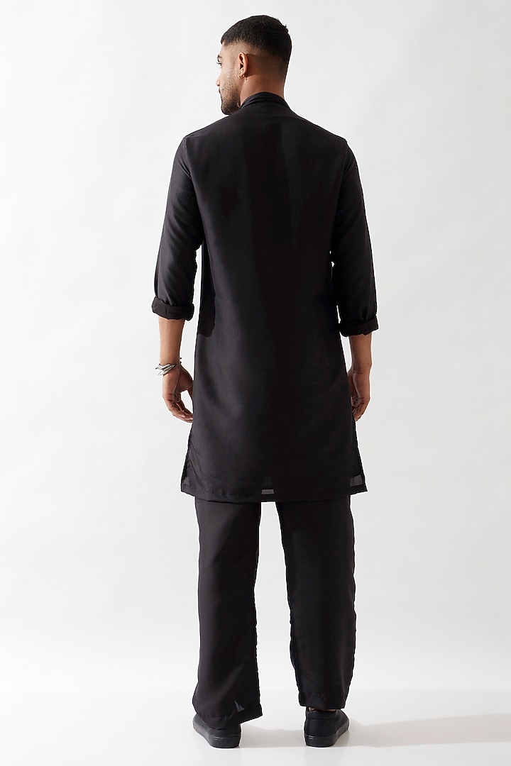 Black Dupion Silk Hand Embroidered Kurta Set by Son Of A Noble SNOB Men at Pernia's Pop Up Shop