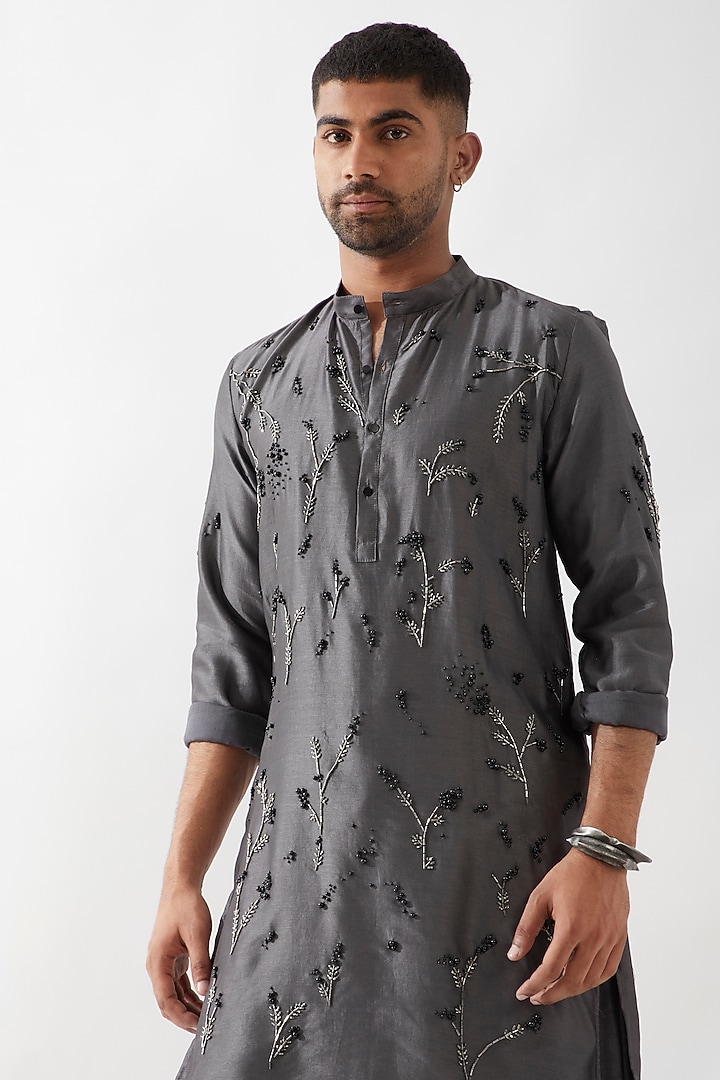 Grey Chanderi Silk Hand Embroidered Kurta Set by Son Of A Noble SNOB Men at Pernia's Pop Up Shop