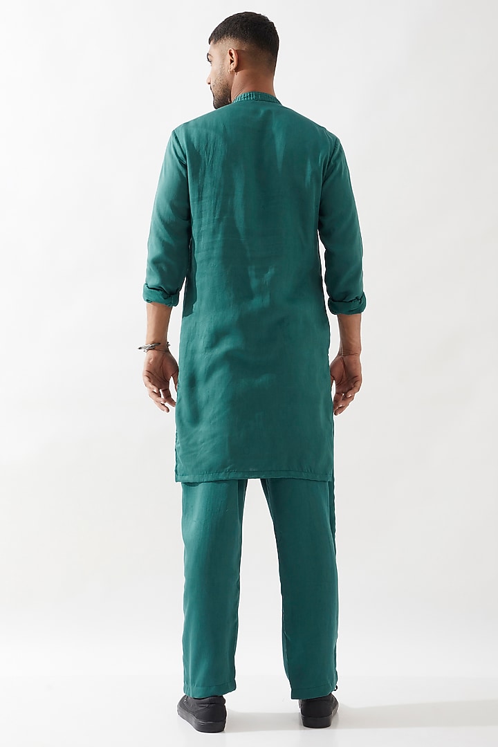 Emerald Tencel Satin Cutdana Hand Embroidered Kurta Set by Son Of A Noble SNOB Men at Pernia's Pop Up Shop