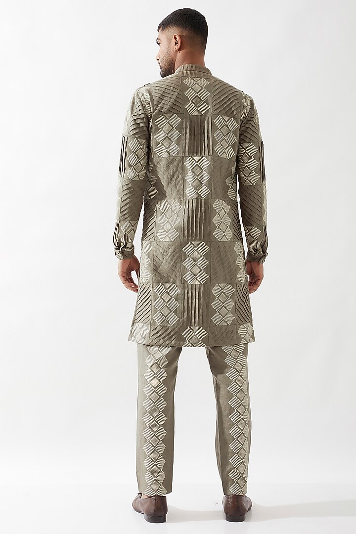 Olive Linen Printed Pleated Kurta Set by Son Of A Noble SNOB Men at Pernia's Pop Up Shop