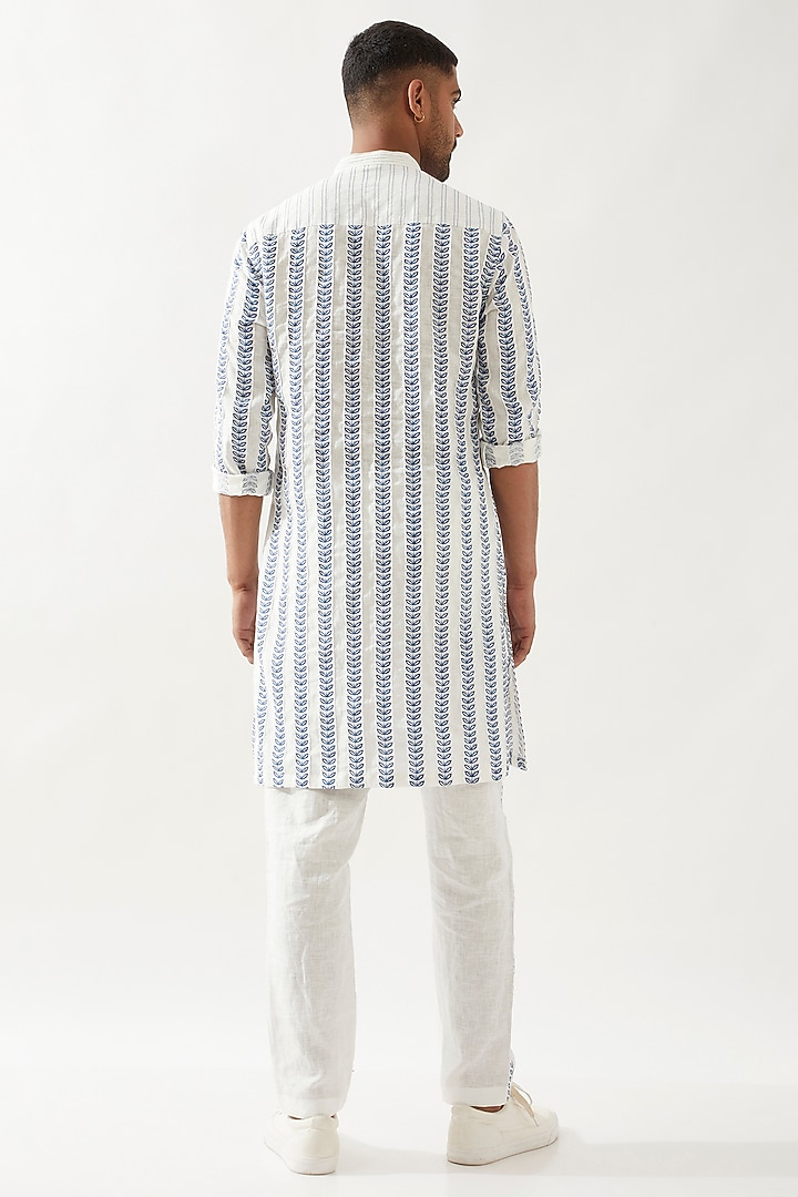 White Linen Printed Pintuck Textured Kurta Set by Son Of A Noble SNOB Men at Pernia's Pop Up Shop