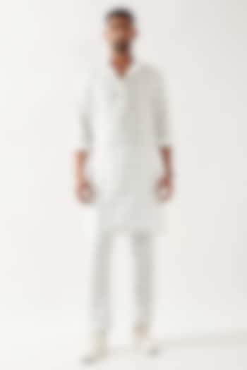 White Linen Printed Kurta Set by Son Of A Noble SNOB Men at Pernia's Pop Up Shop