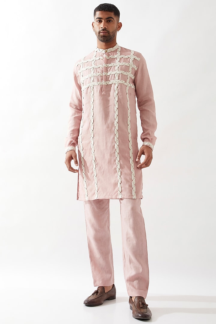 Pink Linen Caterpillar Textured Kurta Set by Son Of A Noble SNOB Men at Pernia's Pop Up Shop