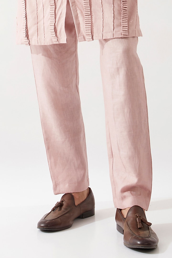 Pink Linen Caterpillar Textured Kurta Set by Son Of A Noble SNOB Men at Pernia's Pop Up Shop