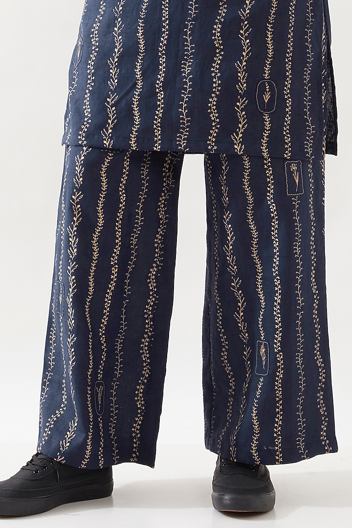 Navy Linen Printed Textured Kurta Set by Son Of A Noble SNOB Men at Pernia's Pop Up Shop