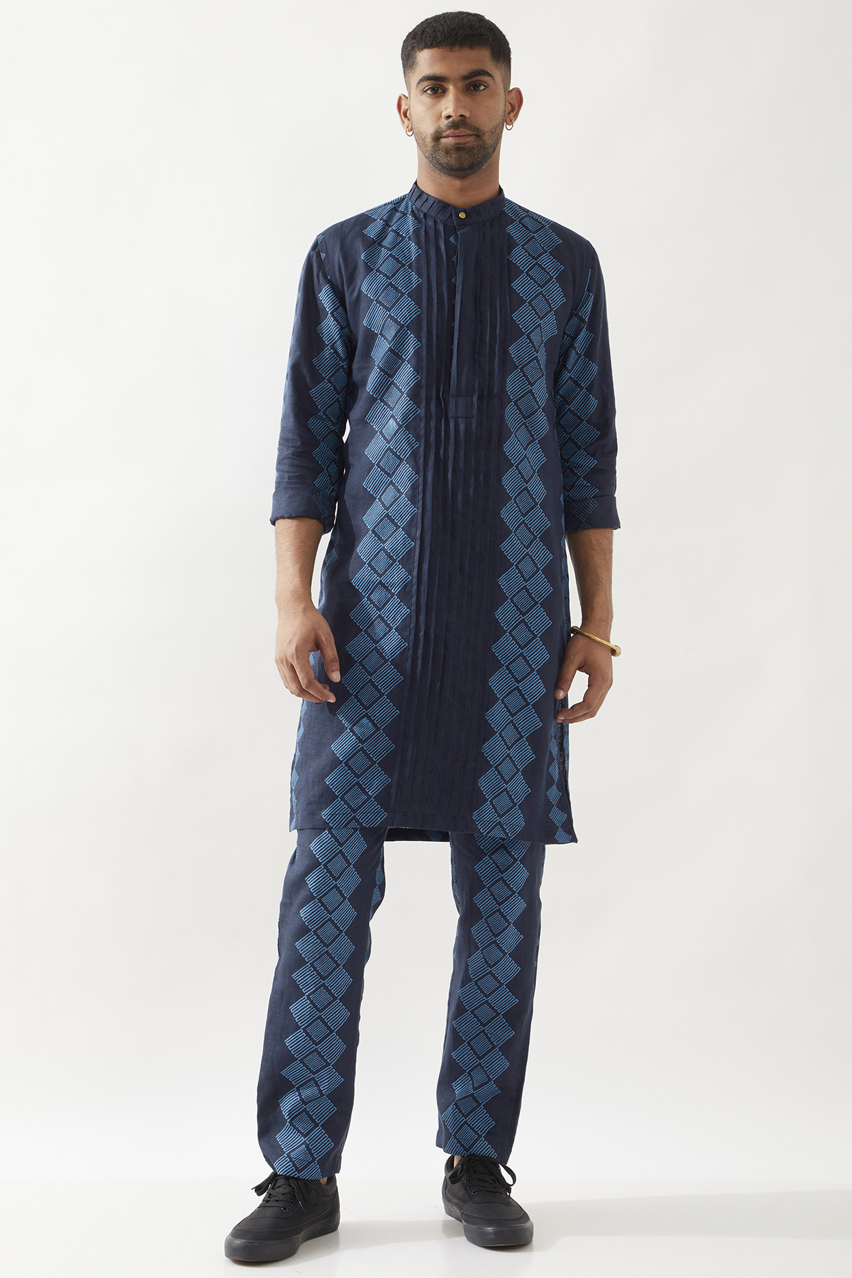 Navy Linen Printed Pleated Kurta Set by Son Of A Noble SNOB Men at Pernia's Pop Up Shop