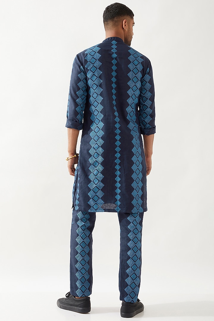 Navy Linen Printed Pleated Kurta Set by Son Of A Noble SNOB Men at Pernia's Pop Up Shop