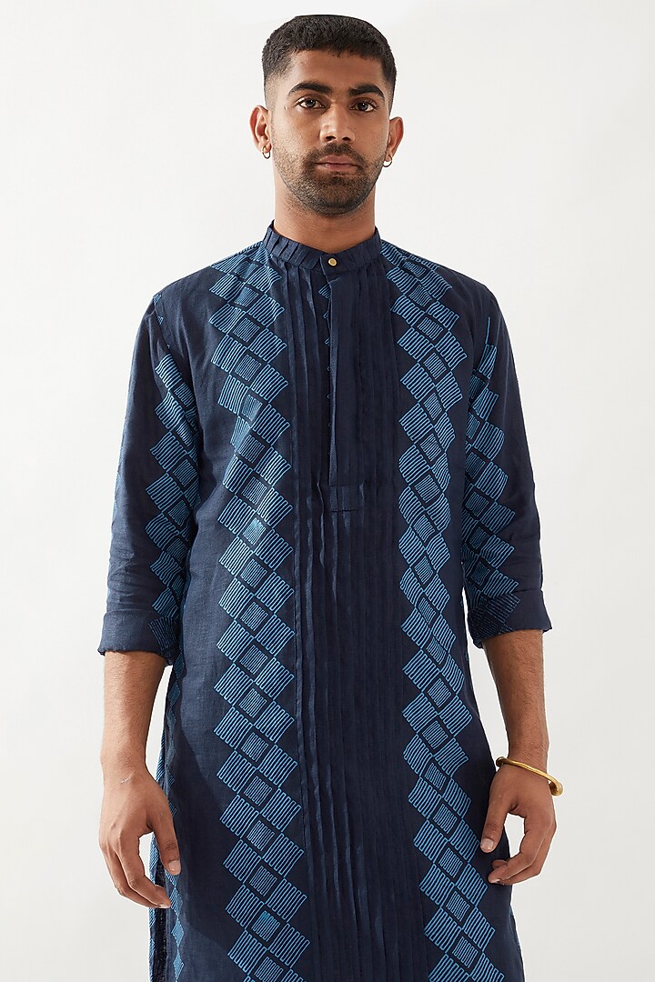Navy Linen Printed Pleated Kurta Set by Son Of A Noble SNOB Men at Pernia's Pop Up Shop