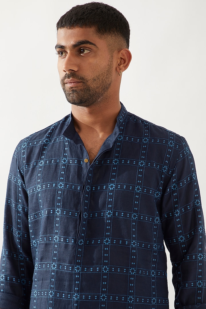 Navy Linen Printed Kurta Set by Son Of A Noble SNOB Men at Pernia's Pop Up Shop