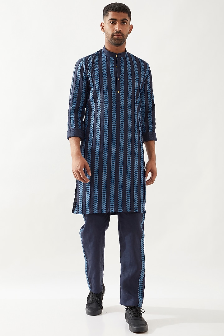 Navy Linen Printed Pintuck Kurta Set by Son Of A Noble SNOB Men at Pernia's Pop Up Shop