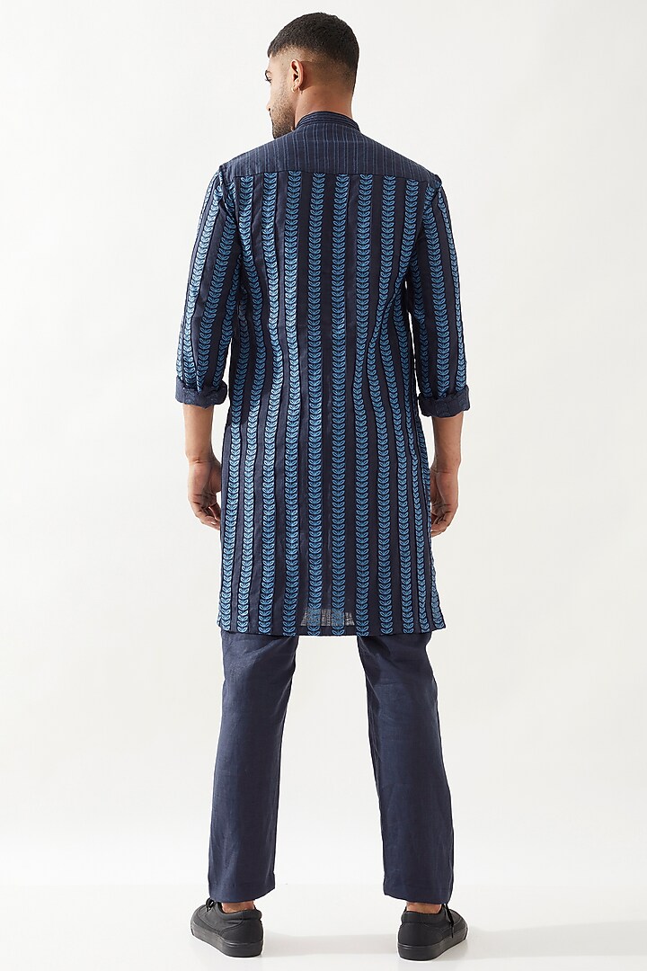 Navy Linen Printed Pintuck Kurta Set by Son Of A Noble SNOB Men at Pernia's Pop Up Shop