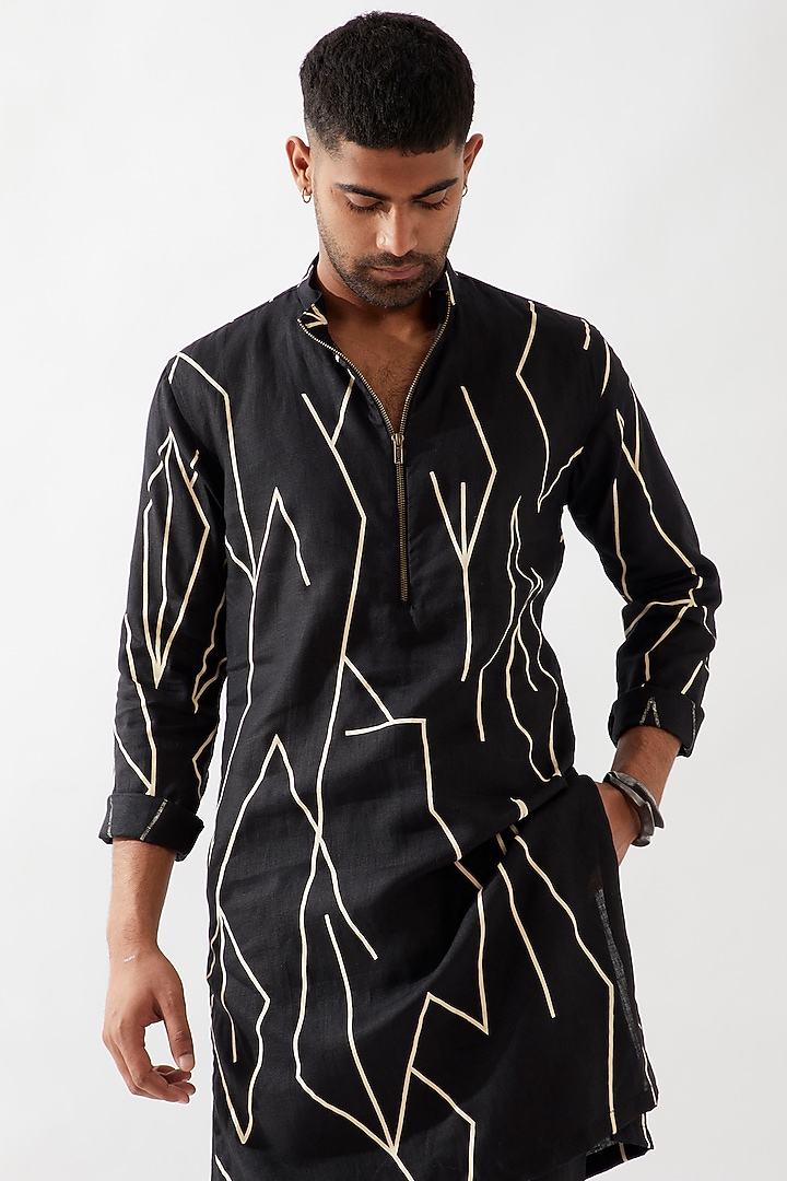 Black Linen Printed Kurta Set by Son Of A Noble SNOB Men at Pernia's Pop Up Shop