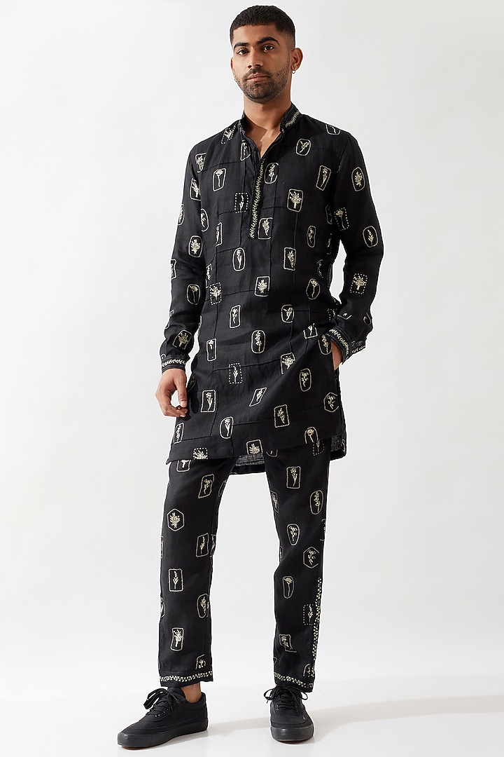 Black Linen Printed Kurta Set by Son Of A Noble SNOB Men at Pernia's Pop Up Shop