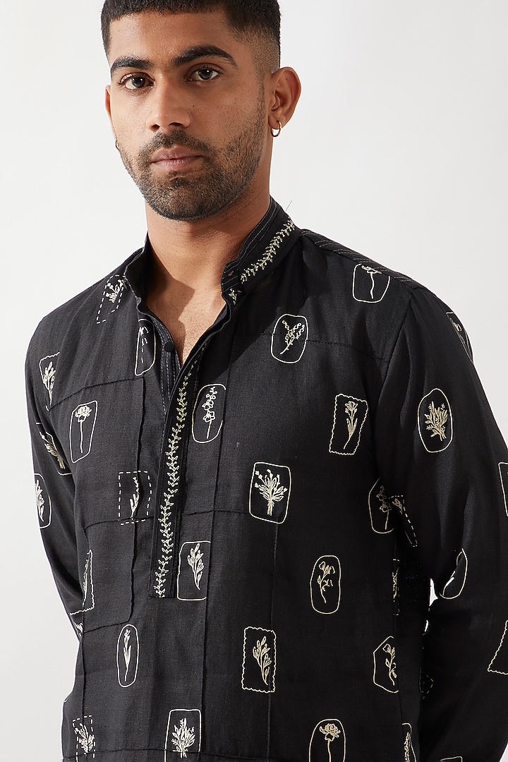 Black Linen Printed Kurta Set by Son Of A Noble SNOB Men at Pernia's Pop Up Shop