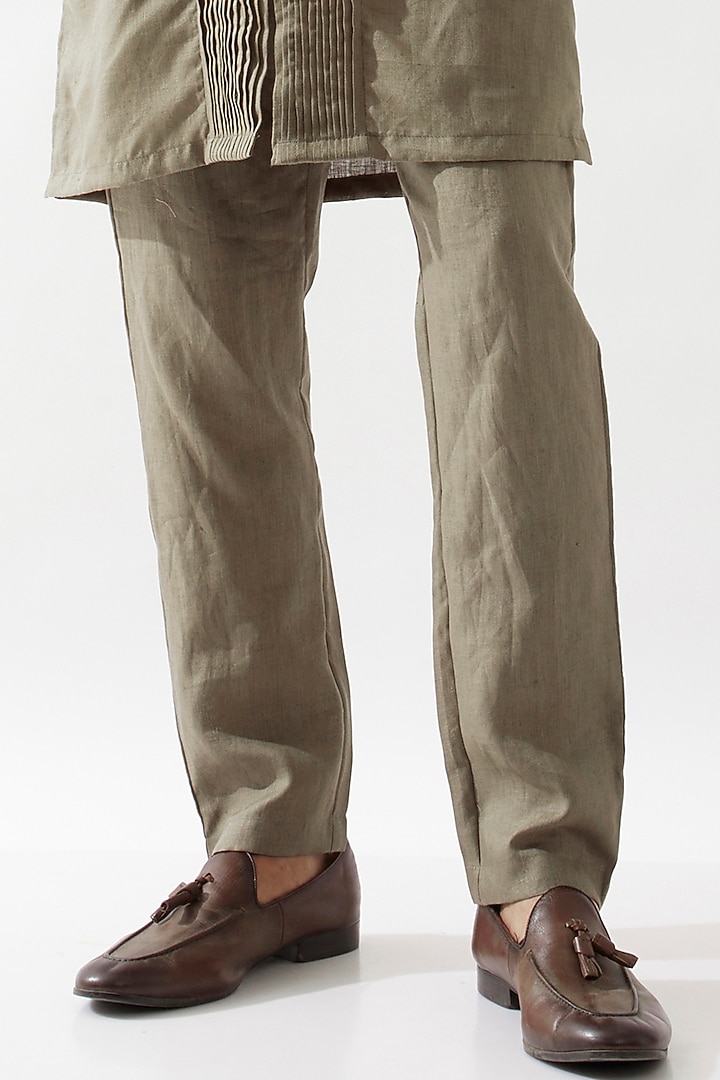 Olive Linen Pleated Kurta Set by Son Of A Noble SNOB Men at Pernia's Pop Up Shop