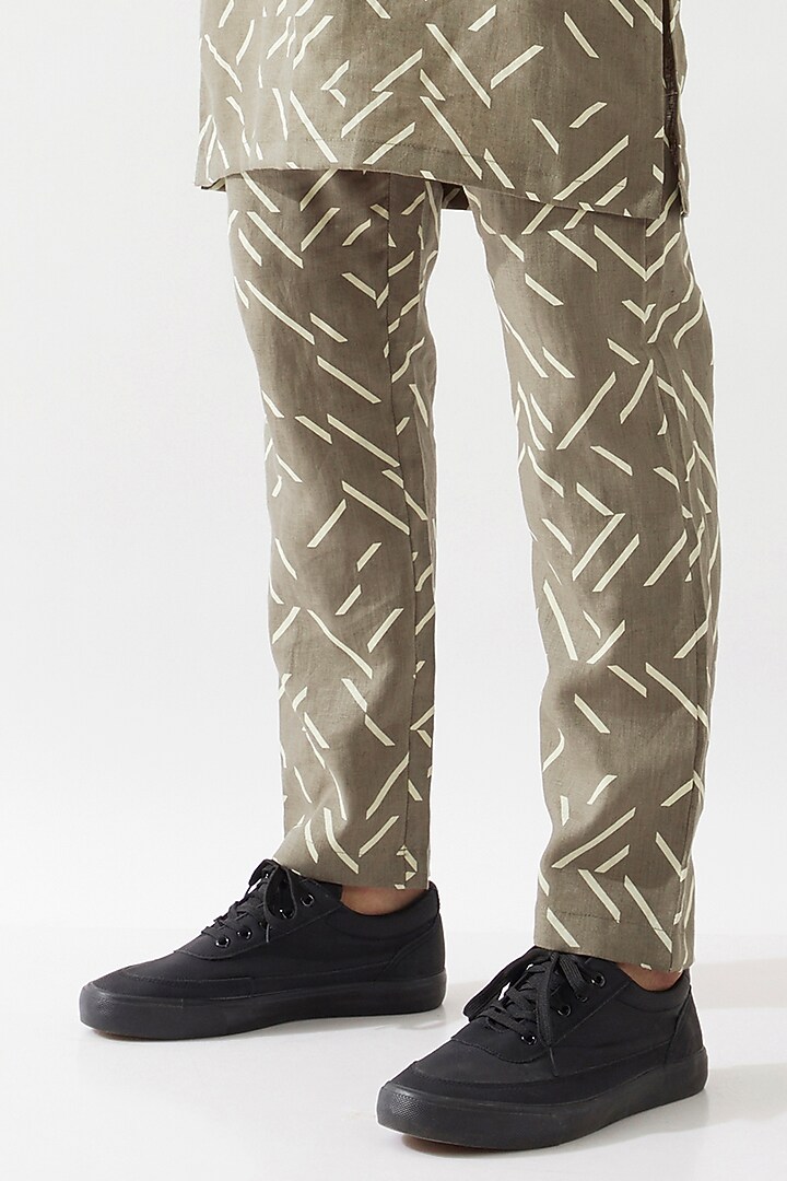 Olive Linen Printed Kurta Set by Son Of A Noble SNOB Men at Pernia's Pop Up Shop