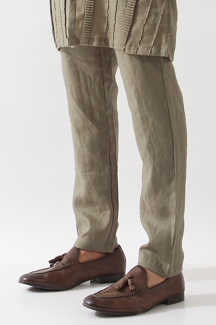 Olive Linen Caterpillar Textured Kurta Set by Son Of A Noble SNOB Men at Pernia's Pop Up Shop