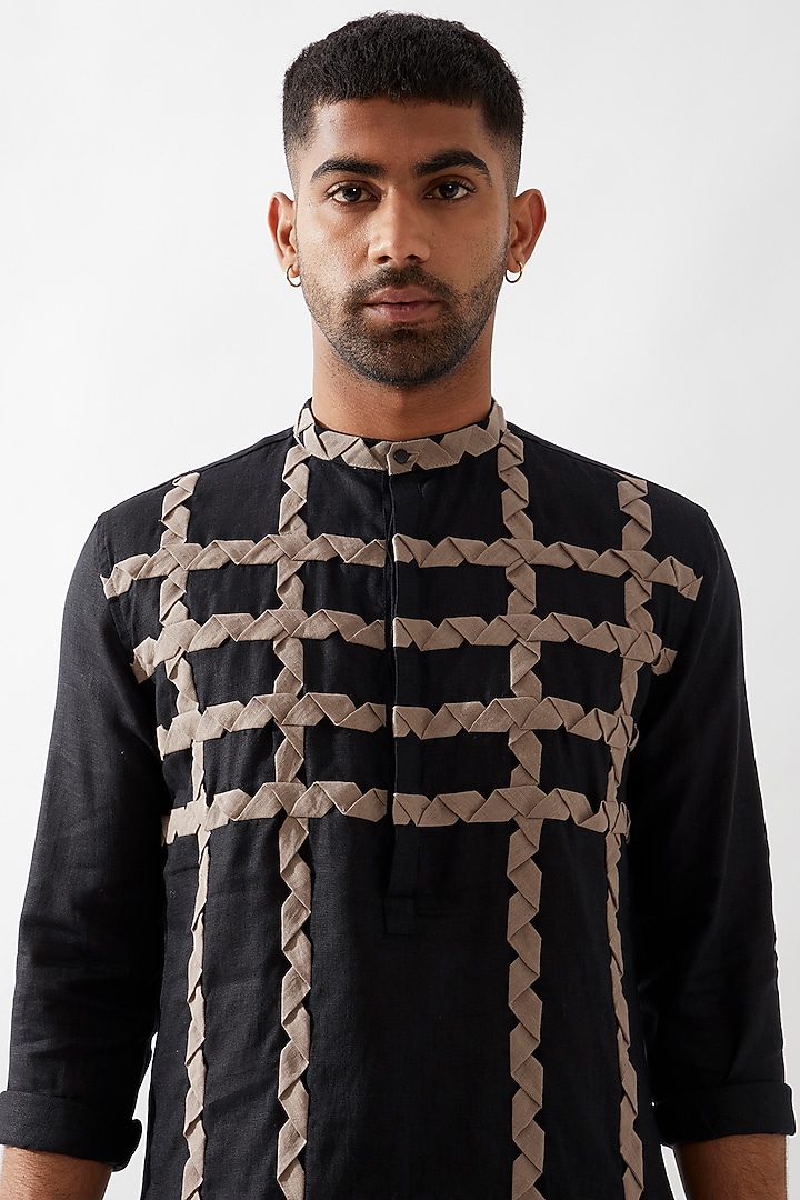 Black Linen Caterpillar Textured Kurta Set by Son Of A Noble SNOB Men at Pernia's Pop Up Shop