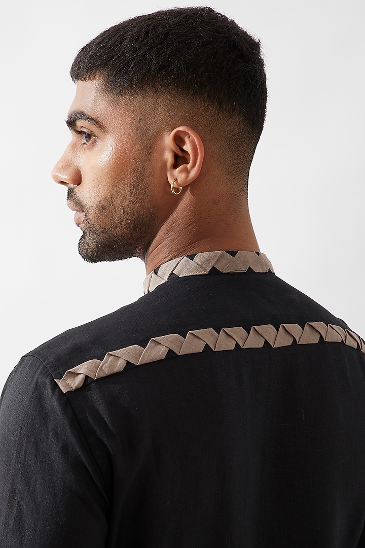 Black Linen Caterpillar Textured Kurta Set by Son Of A Noble SNOB Men at Pernia's Pop Up Shop