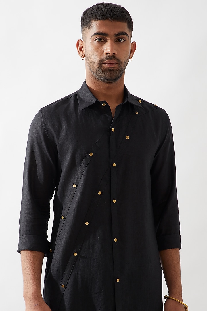 Black Linen Kurta Set by Son Of A Noble SNOB Men at Pernia's Pop Up Shop