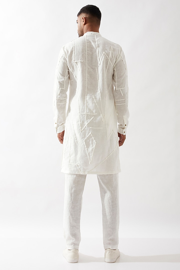 White Linen Applique Textured Kurta by Son Of A Noble SNOB Men at Pernia's Pop Up Shop